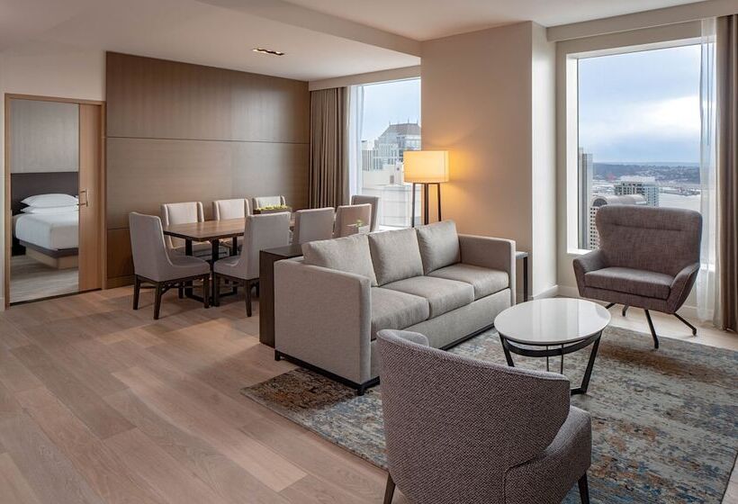 سوییت اجرایی, Hyatt Regency Seattle