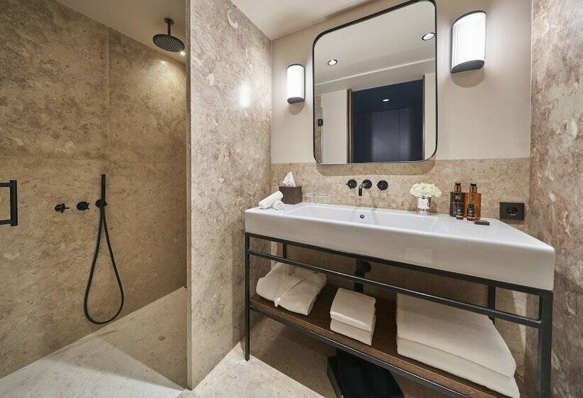 اتاق سوپریور, Portobay Flores