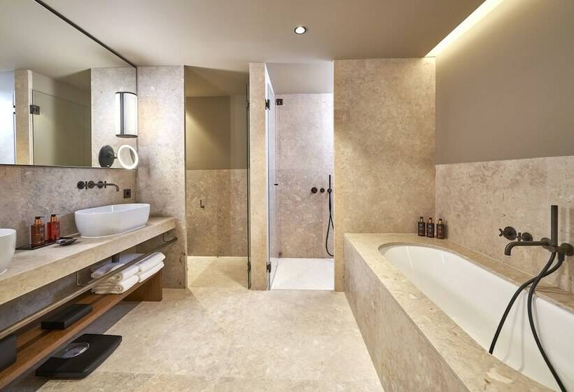 سوییت دوبلکس, Portobay Flores