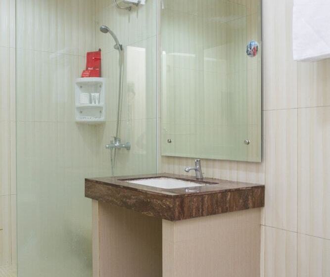 Номер Стандарт, Reddoorz @ Malabar Street