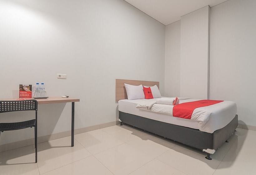 Номер Deluxe, Reddoorz @ Malabar Street