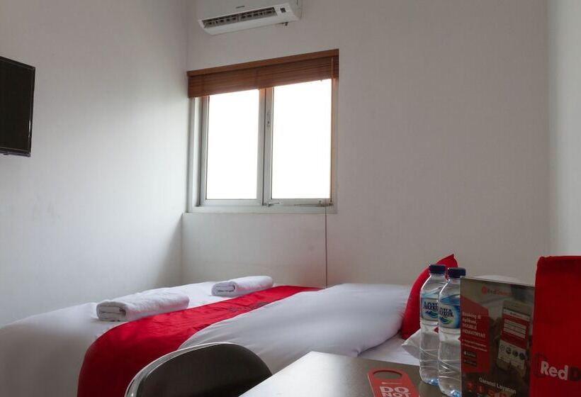 Номер Economy, Reddoorz @ Malabar Street