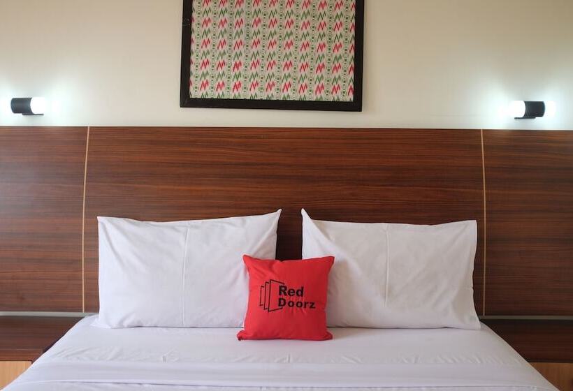 Номер Стандарт, Reddoorz Plus Near Senen