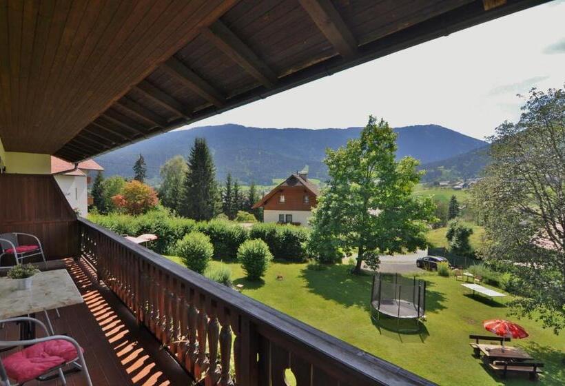 Апартаменты 2 Спальни, Pension & Apartments Weissbriach