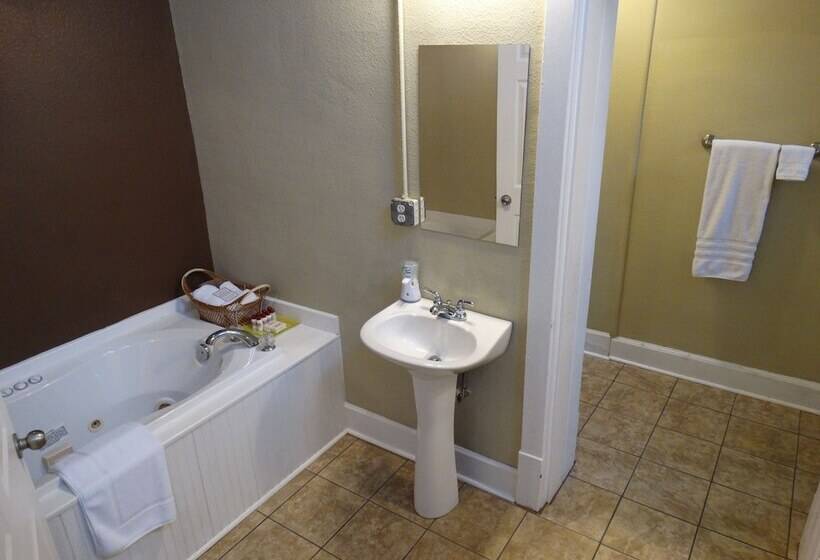 جناح كومفورت, Davie School Inn