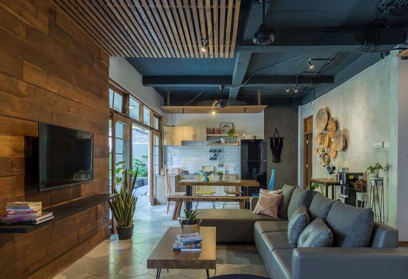 Кровать в Общей Комнате, Interconnection Hostel