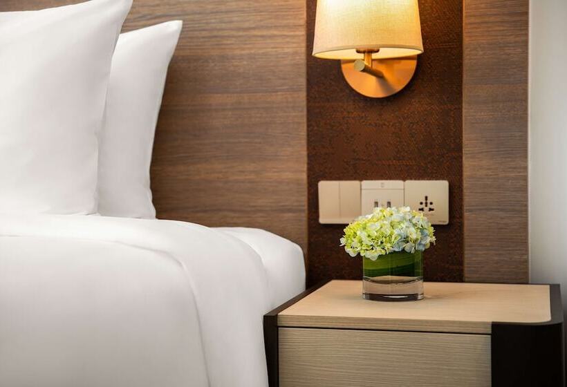 سوییت, Radisson Mumbai Andheri Midc