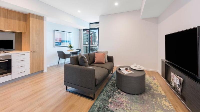 Люкс, Avani Adelaide Residences