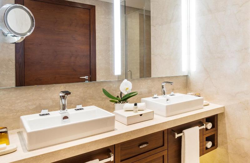 اتاق لوکس با چشم‌انداز استخر, Al Messila, A Luxury Collection Resort & Spa, Doha