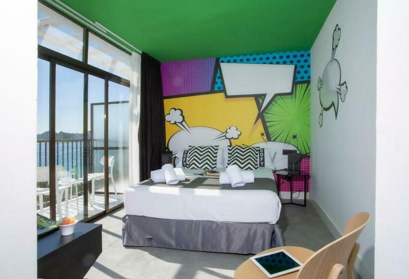 オーシャンビュースタンダードルームバルコニー付き, Casual Pop Art Benidorm