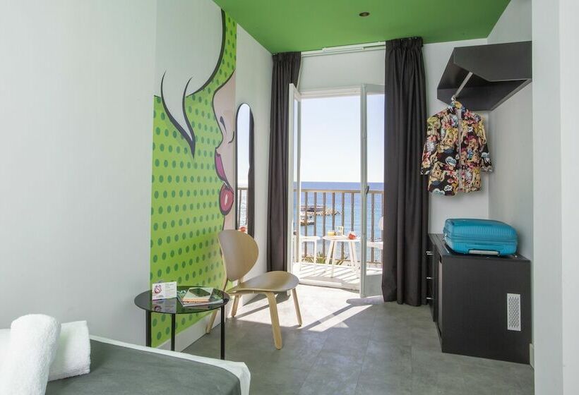 オーシャンビュースタンダードルームバルコニー付き, Casual Pop Art Benidorm
