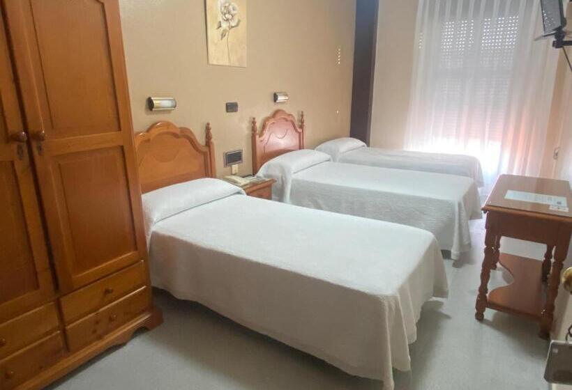 스탠다드 트리플 룸, Lusitania, Centro Ciudad, Parking Privado