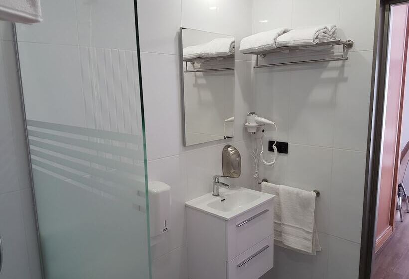 Quarto Estandar, Moli Boutique