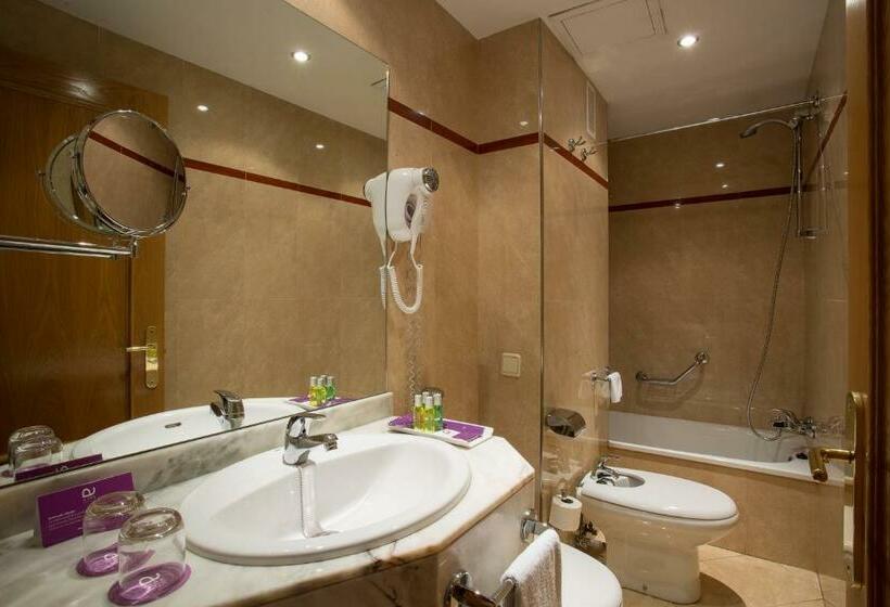 이코노미 룸, Zentral Ramiro I