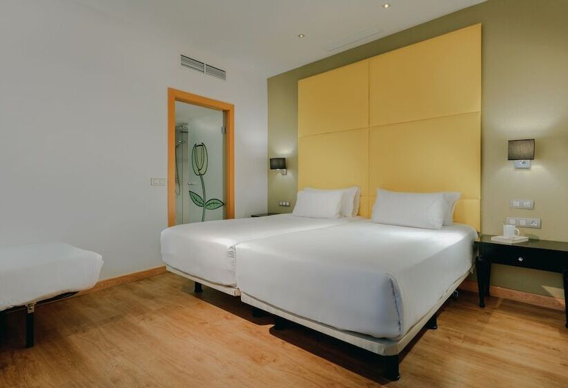 Номер Стандарт Трехместный, Hesperia Barcelona Barri Gòtic