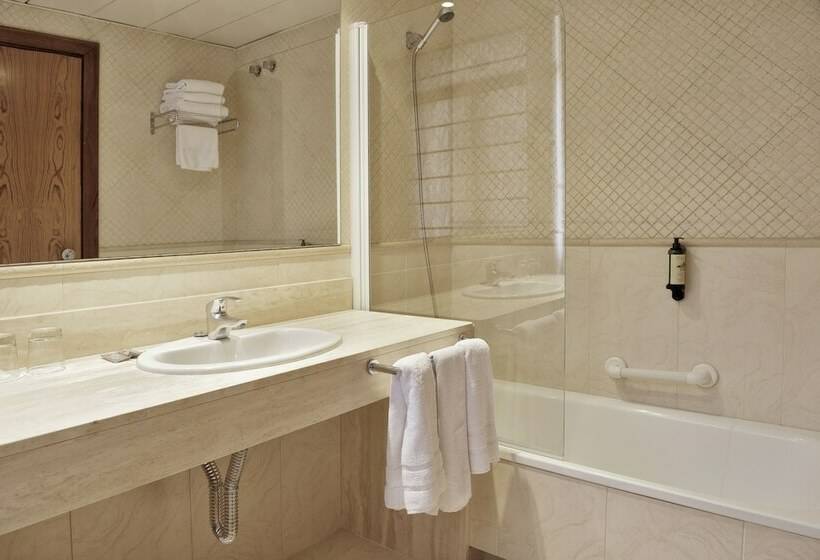 Номер Стандарт Трехместный, ITC Barcelona By Soho Boutique