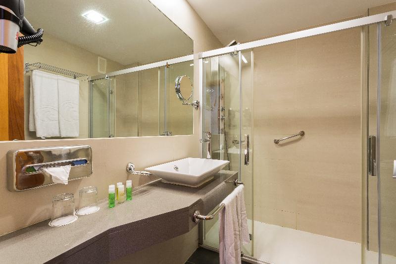 غرفة قياسية مطلّة علي البحر, Palladium Hotel Cala Llonga - Adults Only