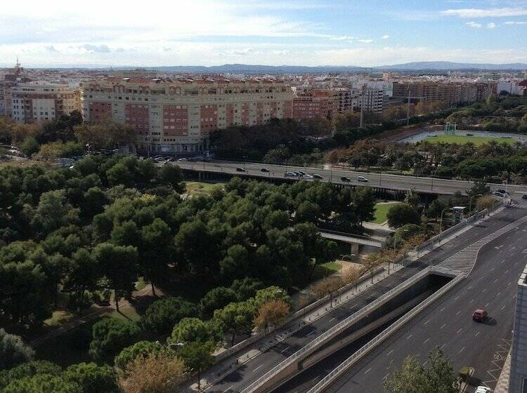جناح جونيور, Turia Valencia