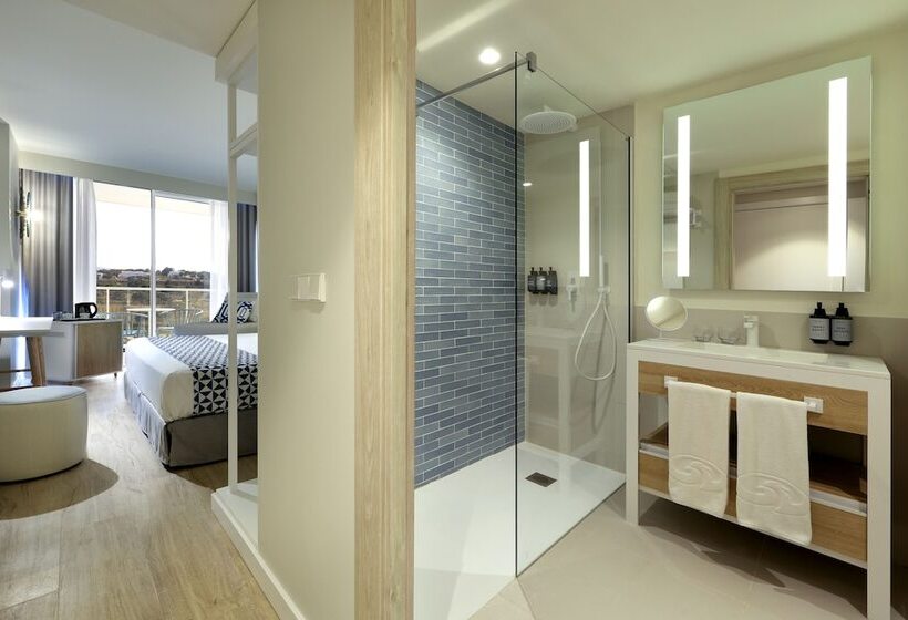 带泳池观景的豪华房, Palladium Hotel Menorca