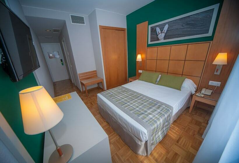 اتاق استاندارد یک نفره, Gran Hotel De Jaca