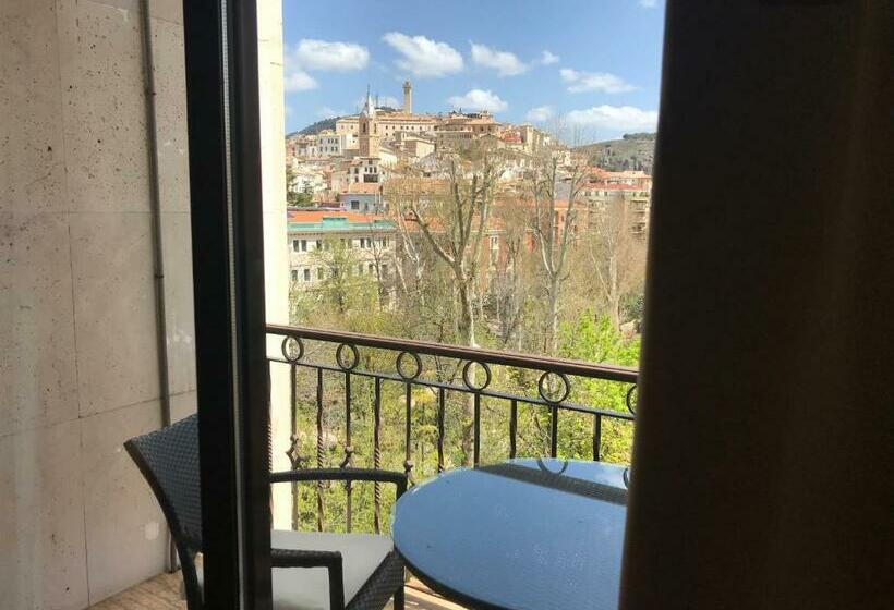Junior Suite, Alfonso Viii De Cuenca