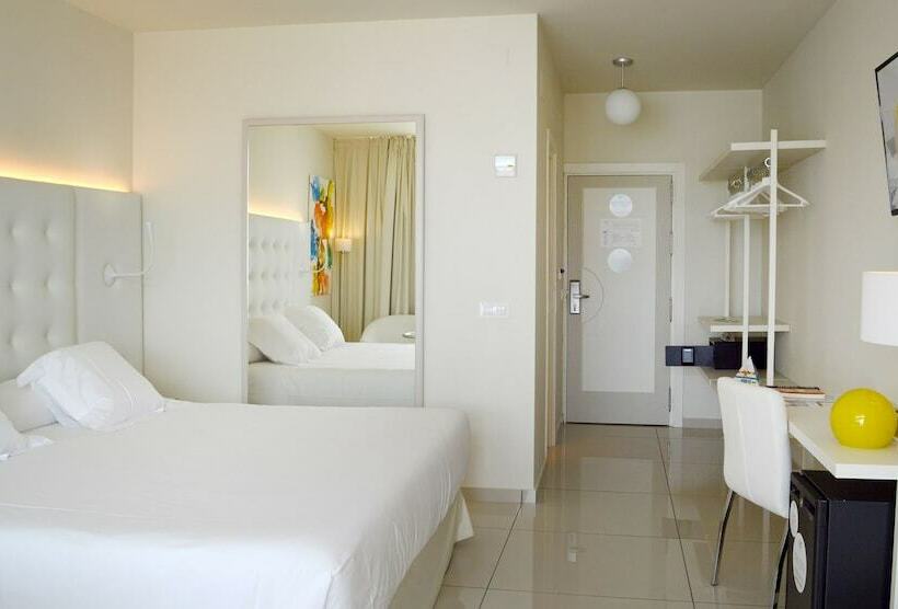 スタンダードシングルルーム, On Hotels Oceanfront - Adults Designed