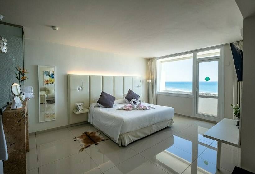 オーシャンビュージュニアスイート, On Hotels Oceanfront - Adults Designed