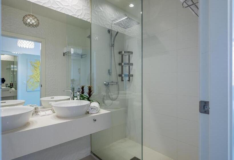 سوییت جونیور, On Hotels Oceanfront - Adults Designed