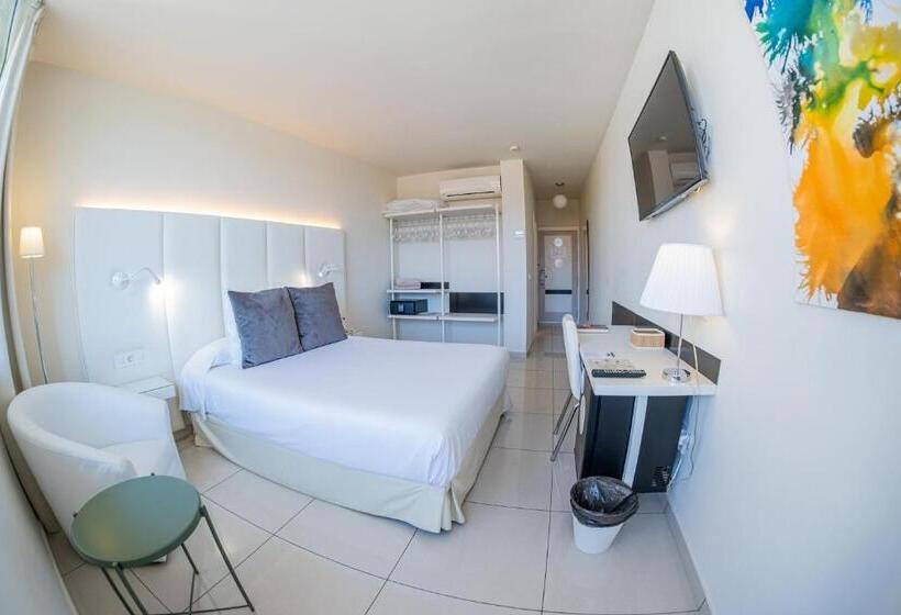 اتاق اکونومی, On Hotels Oceanfront - Adults Designed