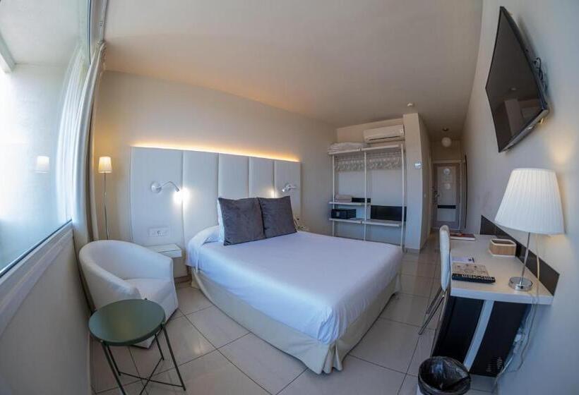 اتاق اکونومی, On Hotels Oceanfront - Adults Designed