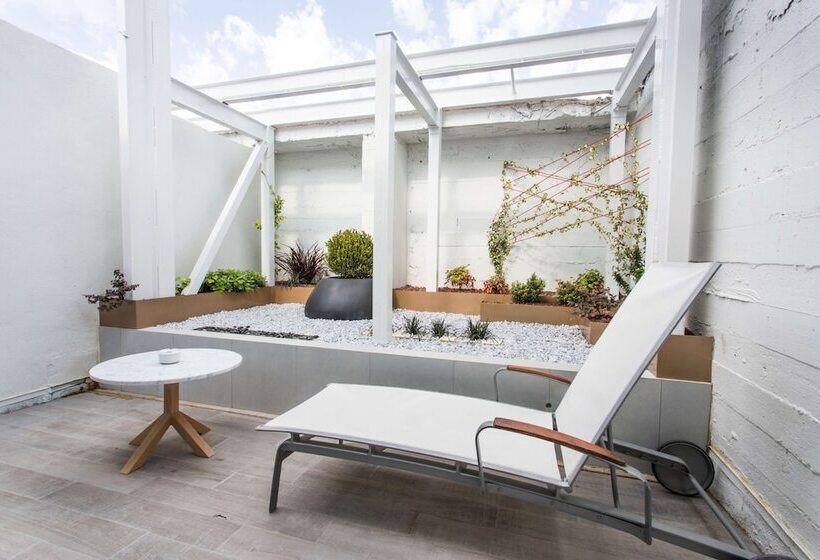 Полулюкс с Видом, NH Collection Madrid Eurobuilding