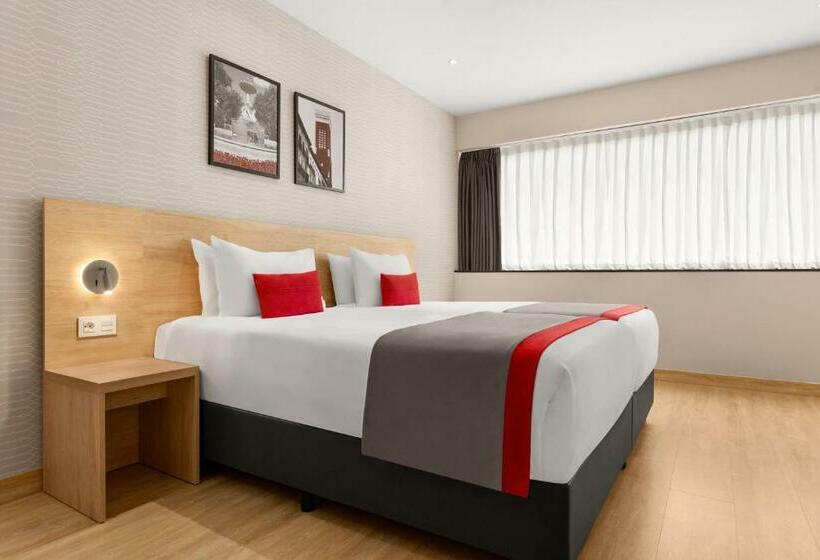 Семейный Номер, Ramada By Wyndham Madrid Tres Cantos