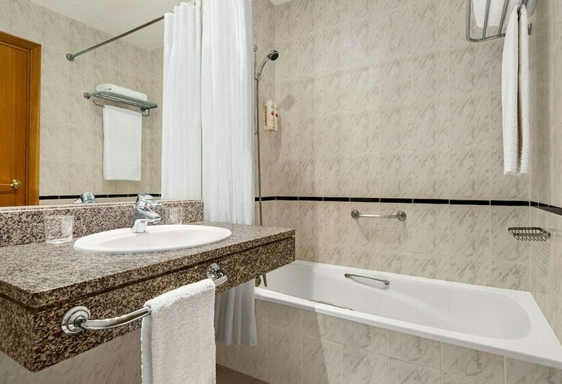 Номер Стандарт, Ramada By Wyndham Madrid Tres Cantos