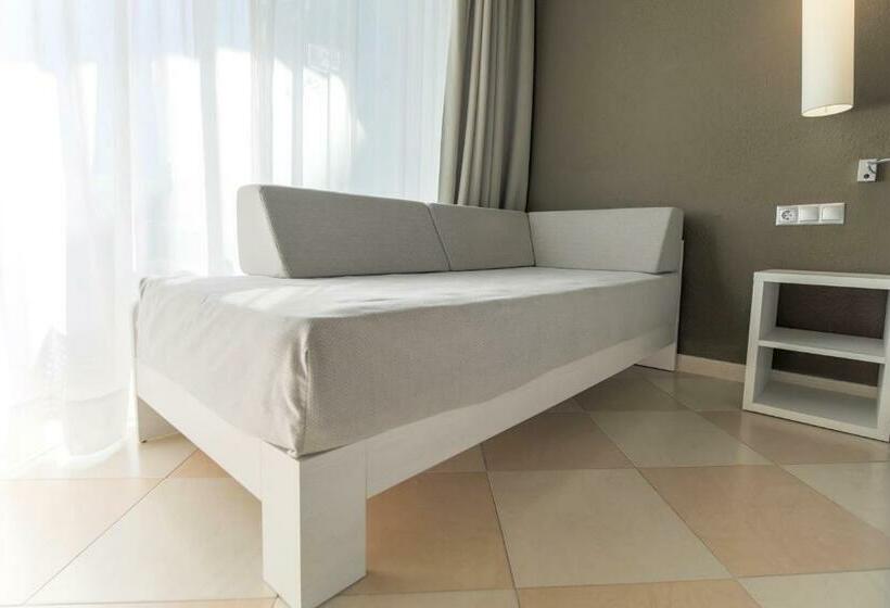 Standard-huone, Augustus