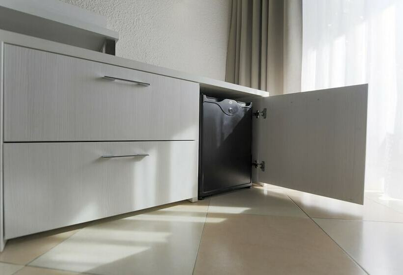 Standard-huone, Augustus