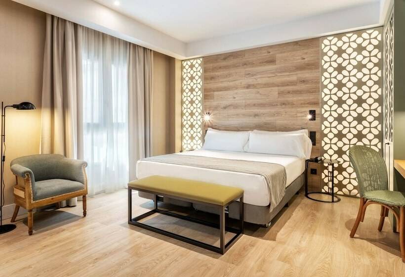 اتاق لوکس, Catalonia Santa Justa