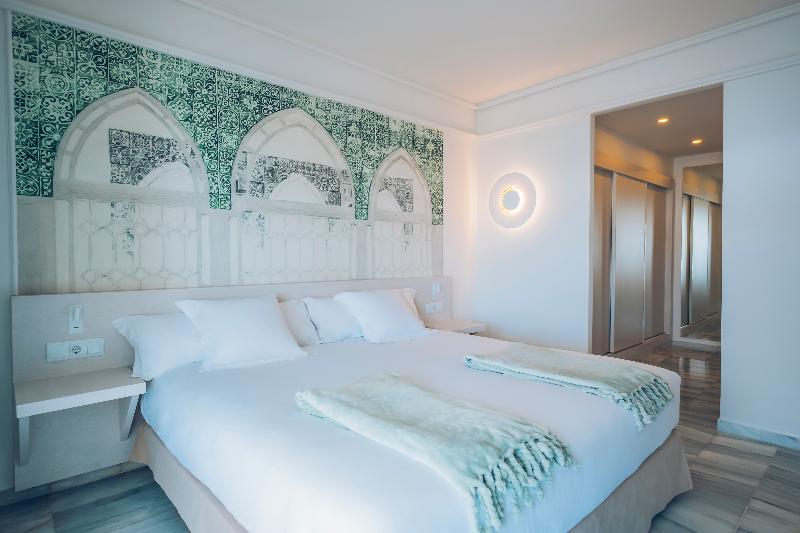 プールビュージュニアスイート, Iberostar Selection Marbella Coral Beach
