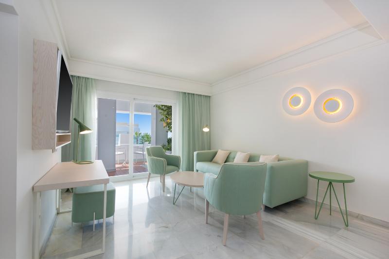 プールビュージュニアスイート, Iberostar Selection Marbella Coral Beach