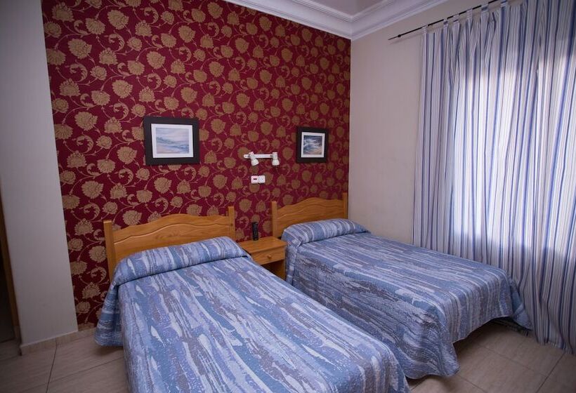 Camera Standard, Hostal Navarra