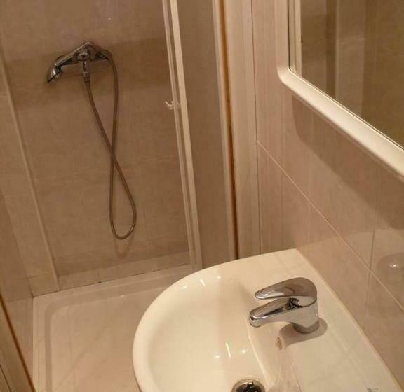 Номер Стандарт, Hostal Rodes