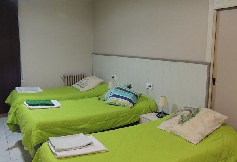 스탠다드 트리플 룸, Hostal Can Massot