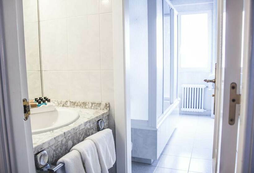 Номер Стандарт Трехместный, Nest Style Santiago