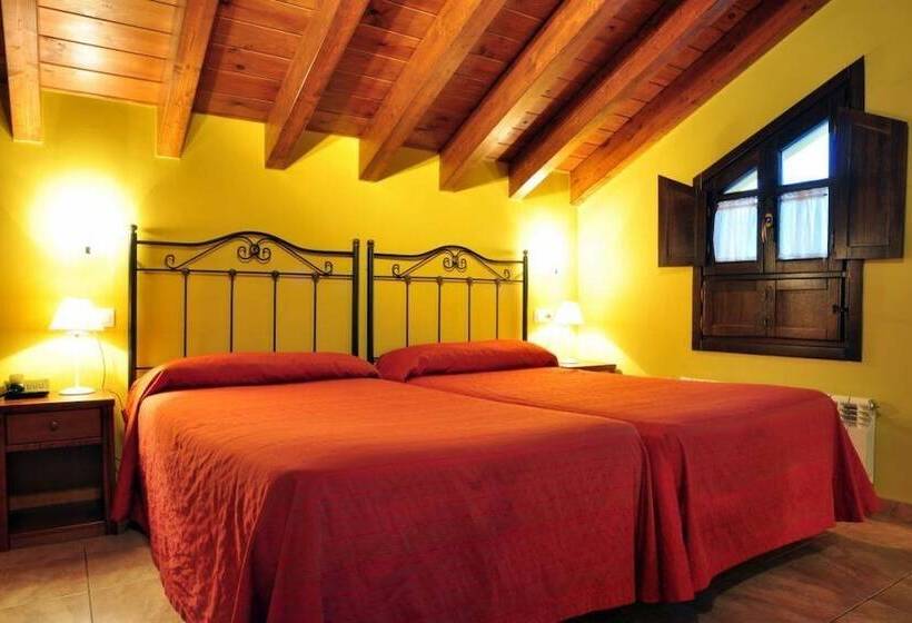 スーペリアトリプルルーム, Hostal Europa