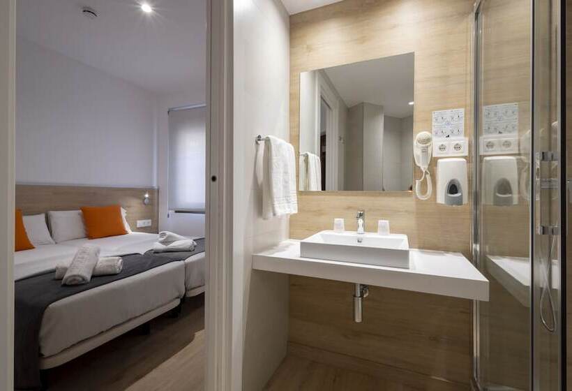 اتاق سوپریور, Hostal Sans