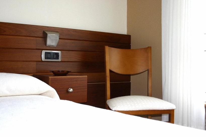 Quarto Estandar Individual, Restaurante San Anton