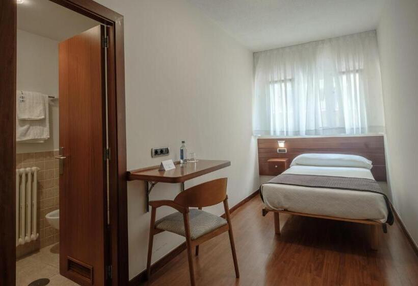 Quarto Estandar Individual, Restaurante San Anton
