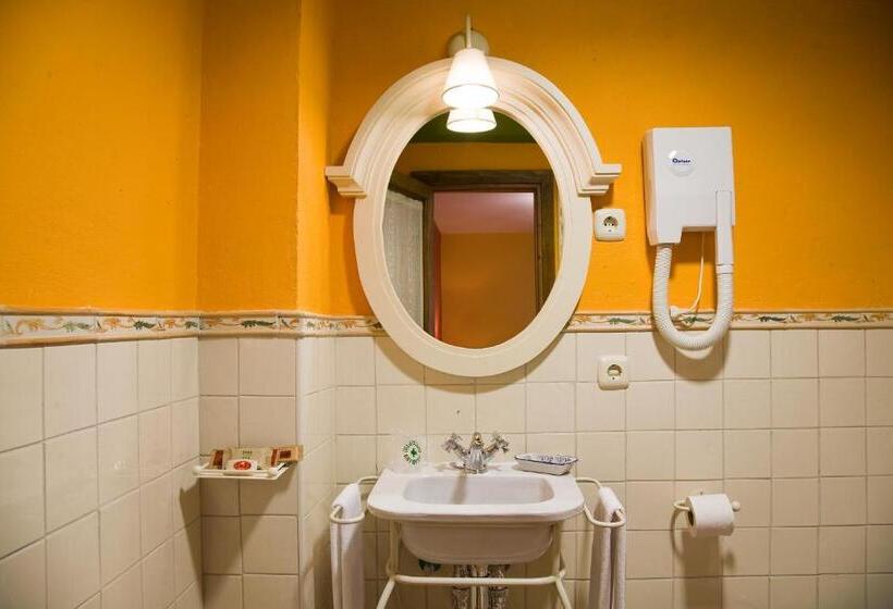 Номер Стандарт, Hostal Almadiero