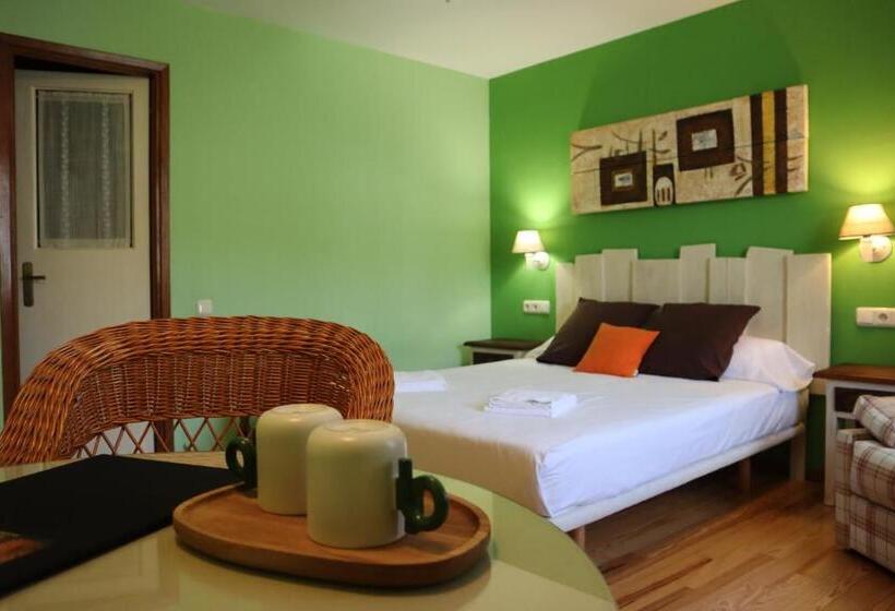 Номер Deluxe, Hostal Almadiero