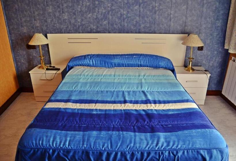 Номер Стандарт Индивидуальный, Hostal La Corte