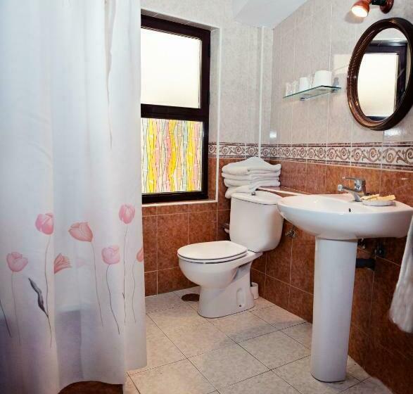 חדר סטנדרט לארבעה, Hostal Guzman El Bueno By Gaiarooms